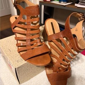 T Tahari Tan Strappy Sandals